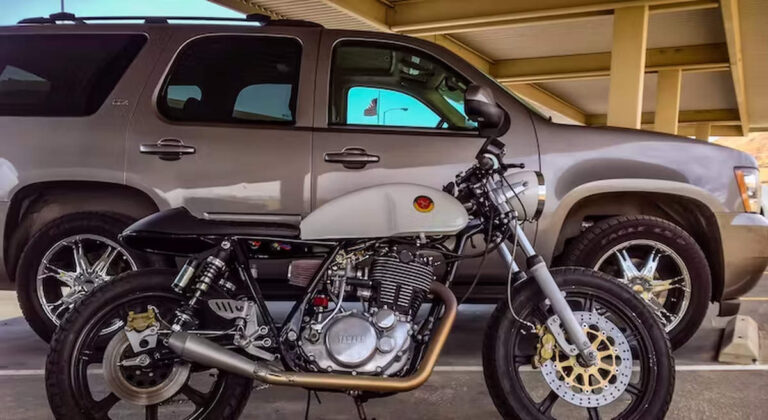 Des SUV pèse lourd dans tous les sens. CC BY-NC-ND